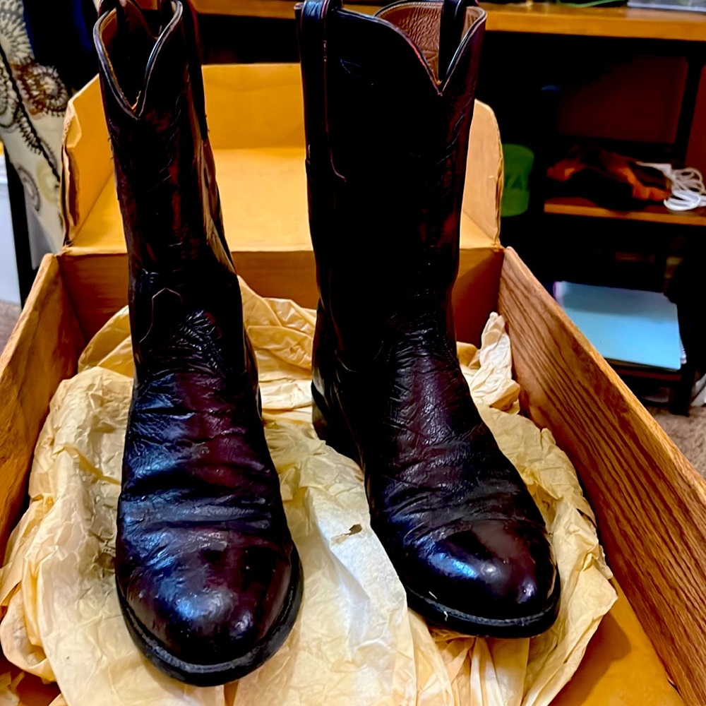 Lucchese Men’s L8284 Black Cherry Boots